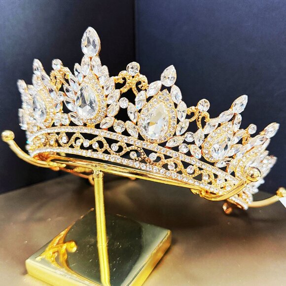 Gold Crown Crystal Tiara, Princess Crown, Gold Wedding Tiara, Wedding Crown main image 5